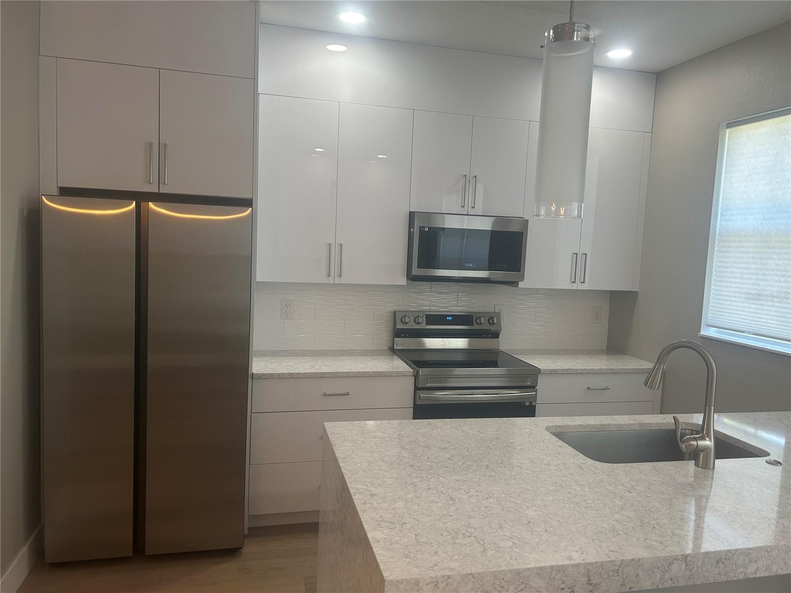 Listing photo id 3 for 2547 Lexington Oak Drive