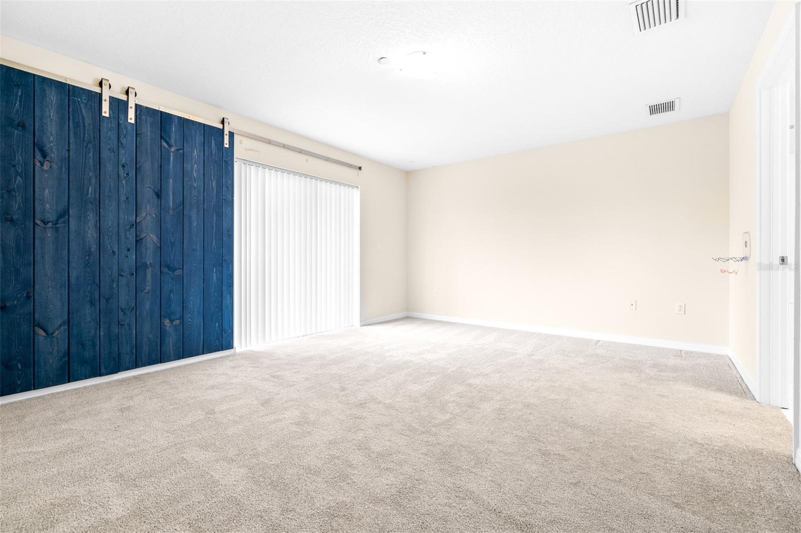 Listing photo id 7 for 2547 Lexington Oak Drive
