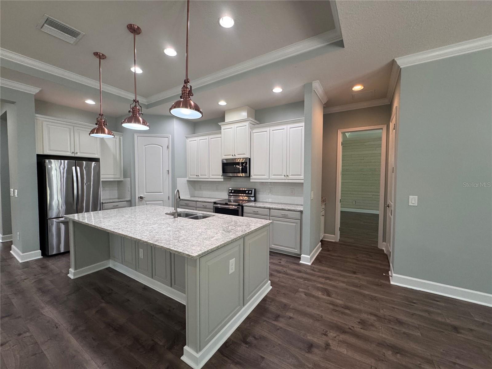 Image 19 of 44 For 7861 Marsh Pointe Drive