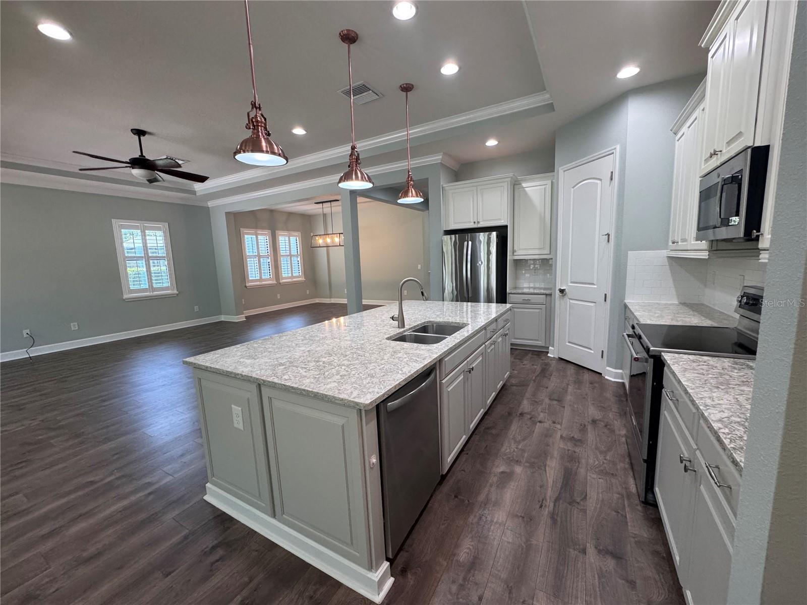 Image 23 of 44 For 7861 Marsh Pointe Drive