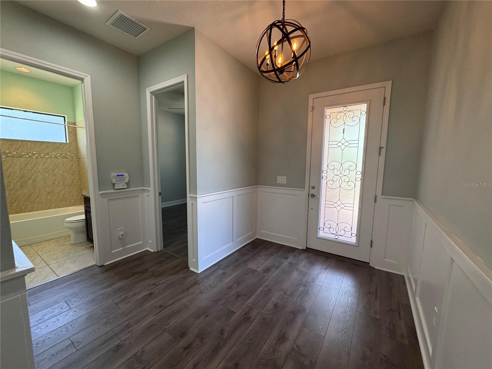 Image 4 of 44 For 7861 Marsh Pointe Drive