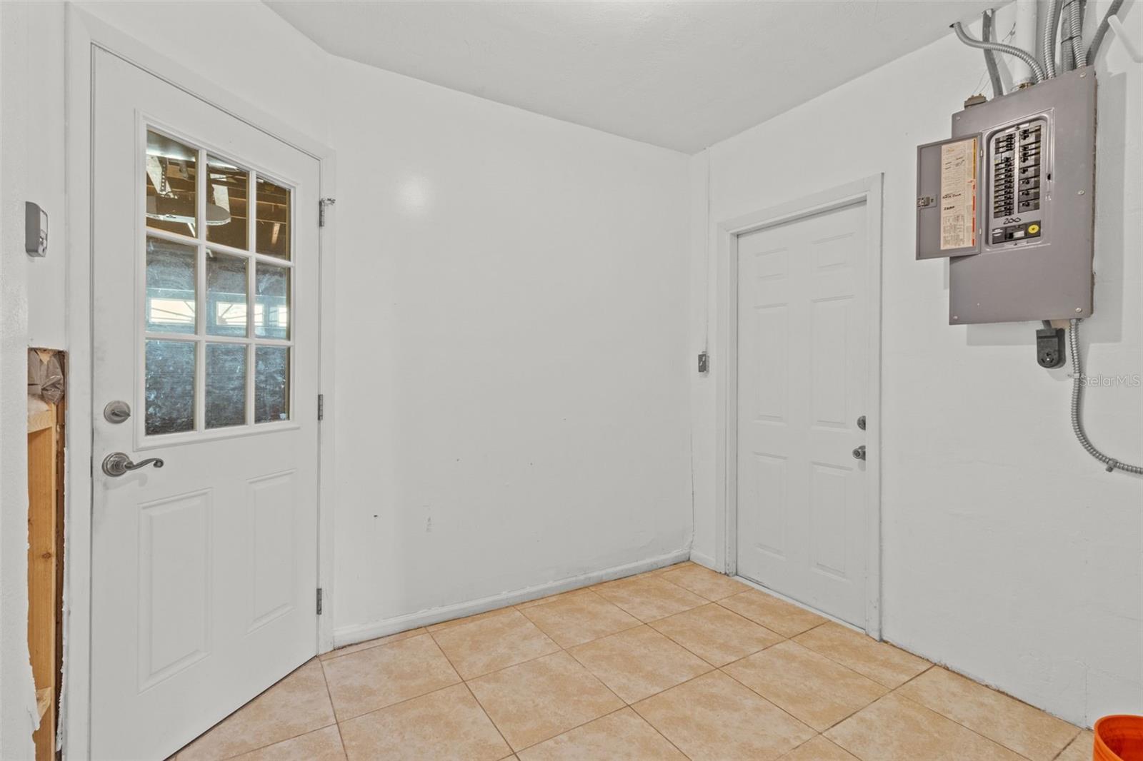Image 12 of 34 For 543 Crystal Drive