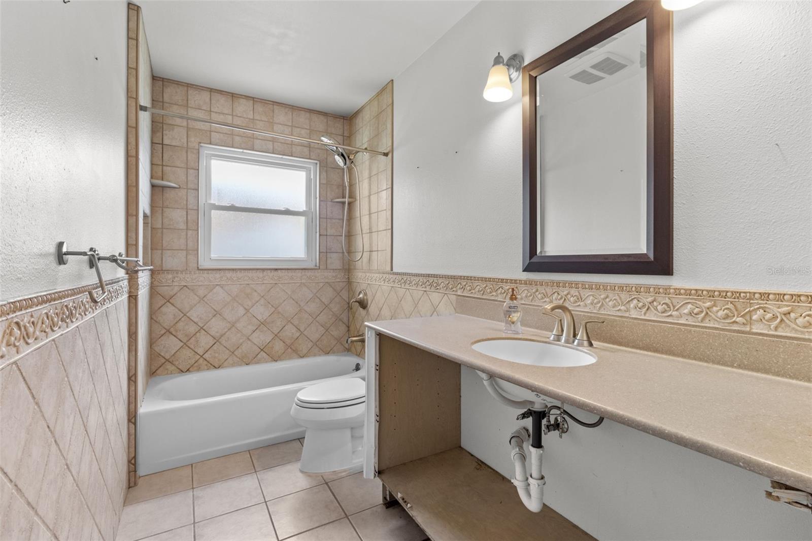 Image 15 of 34 For 543 Crystal Drive