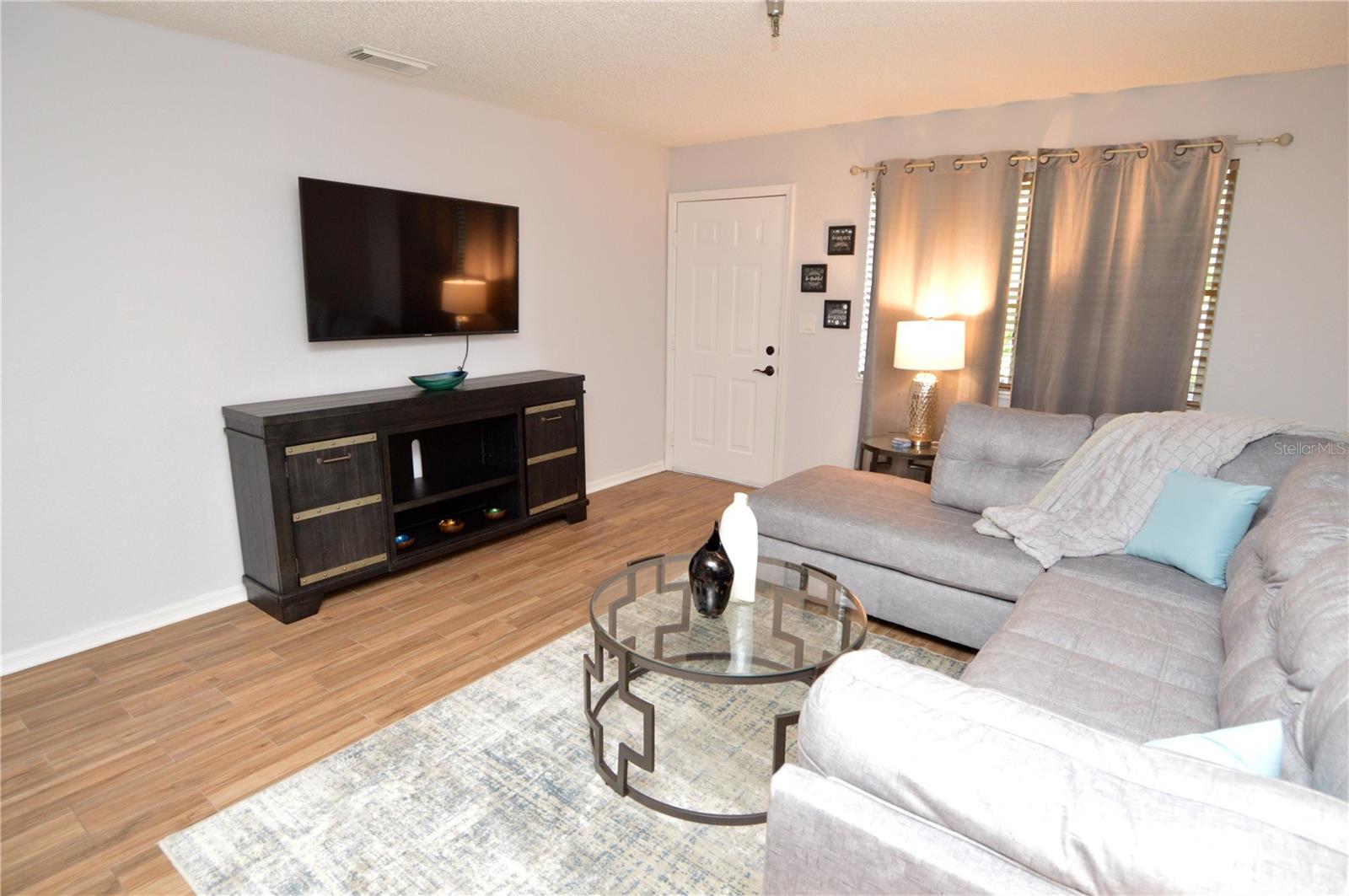 Image 16 of 94 For 10265 Gandy Boulevard N 1409