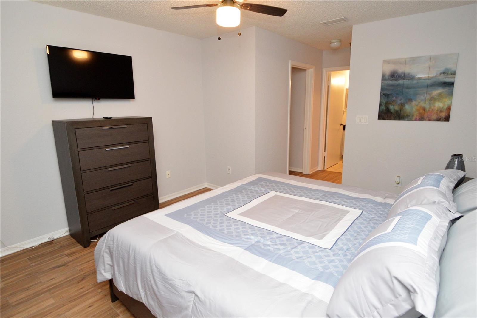 Image 34 of 94 For 10265 Gandy Boulevard N 1409