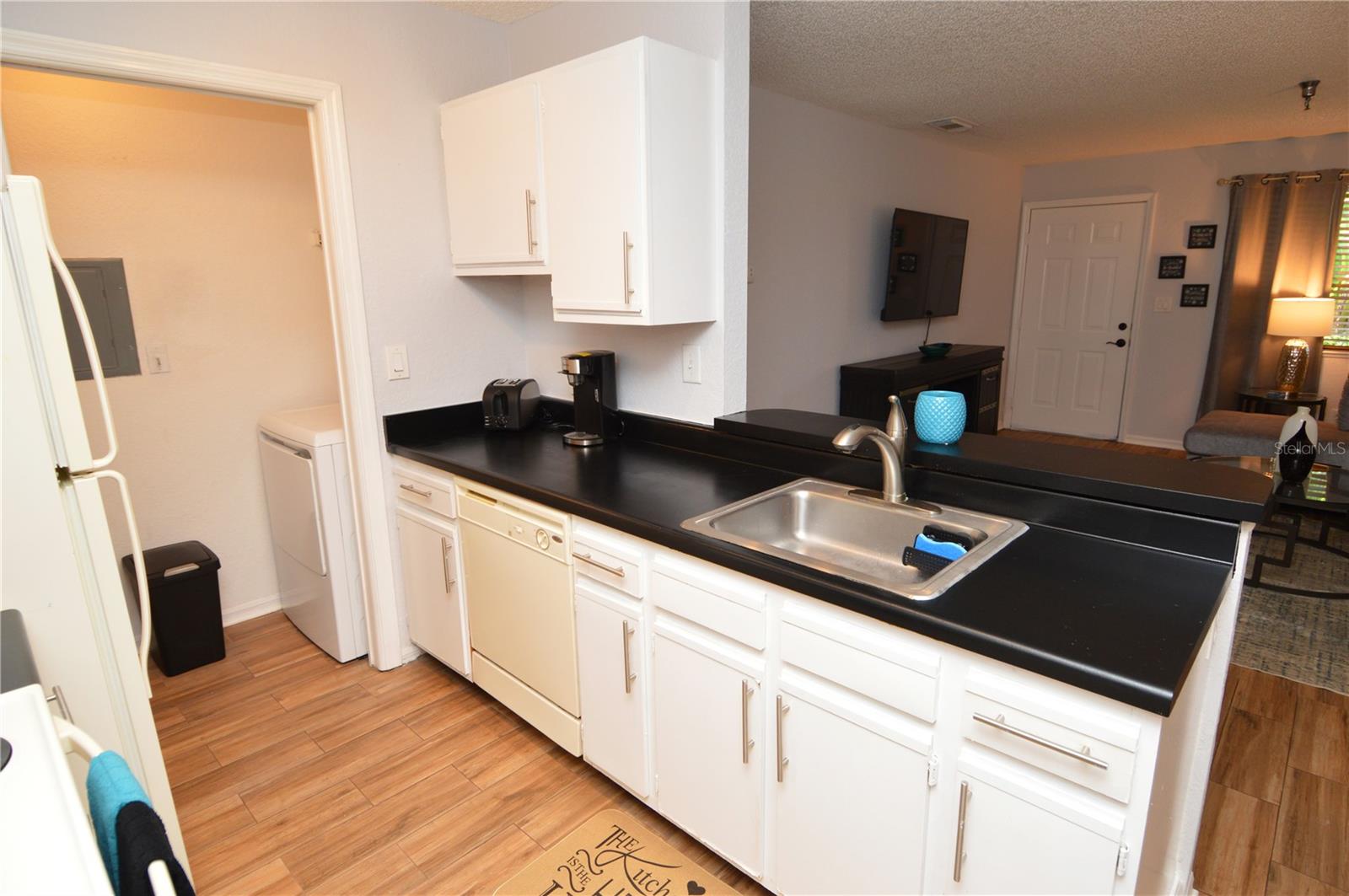 Image 8 of 94 For 10265 Gandy Boulevard N 1409