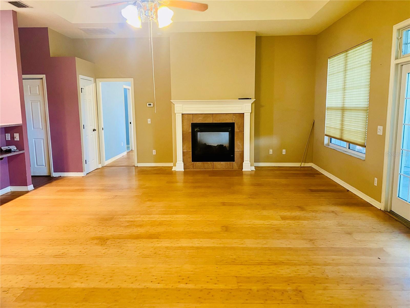 Image 16 of 27 For 208 Shepard Avenue