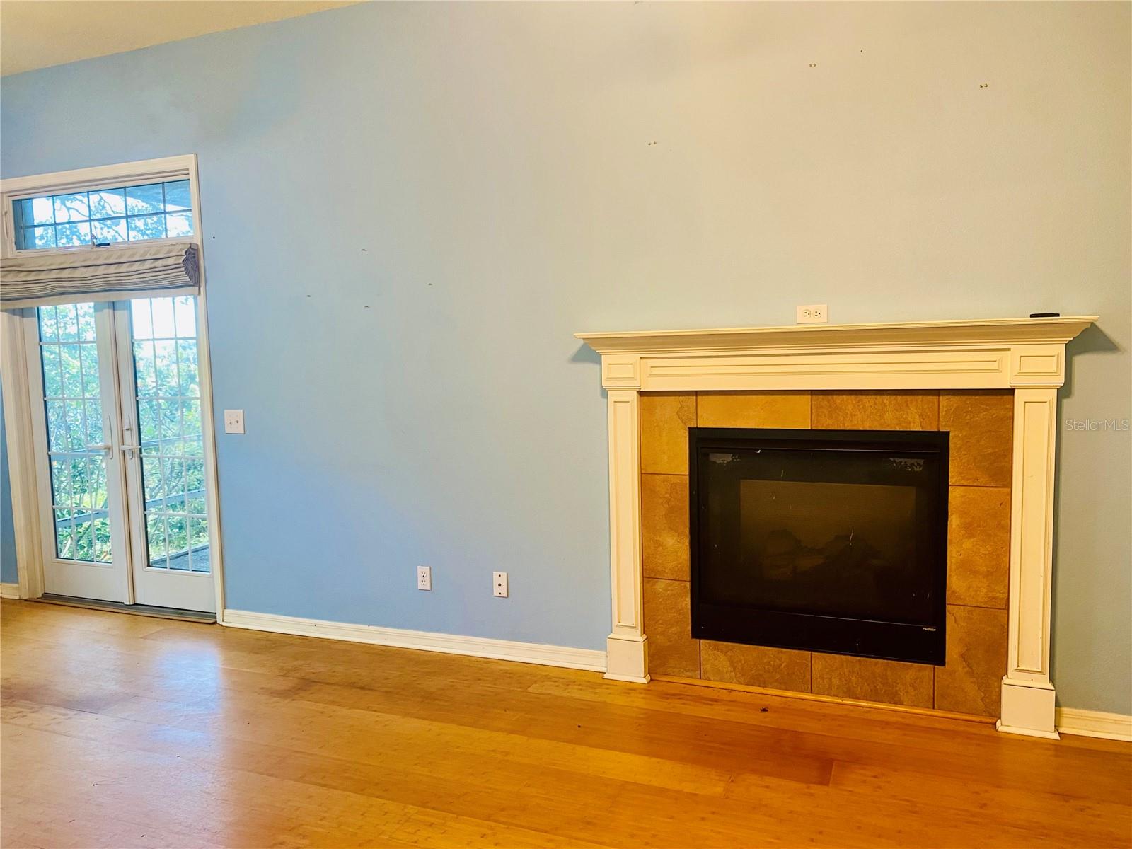 Image 18 of 27 For 208 Shepard Avenue