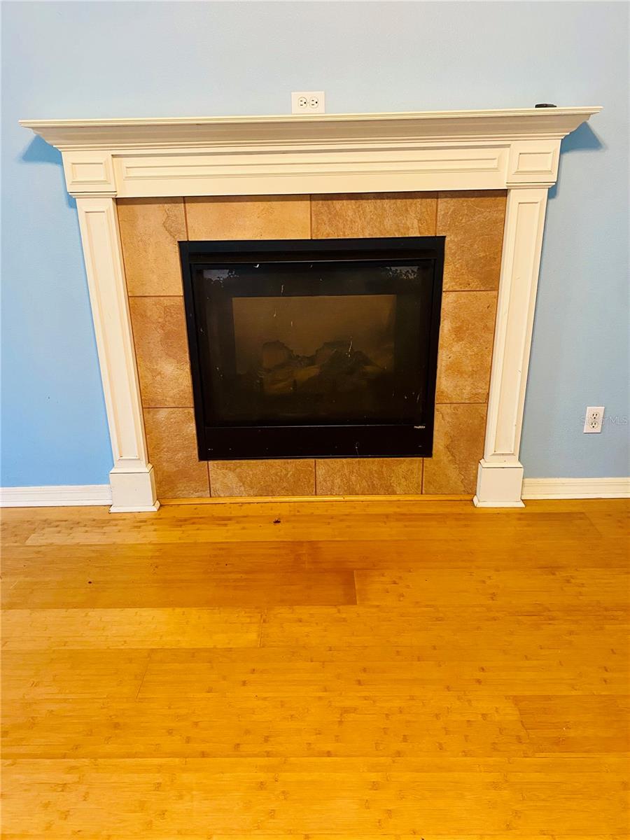 Image 19 of 27 For 208 Shepard Avenue