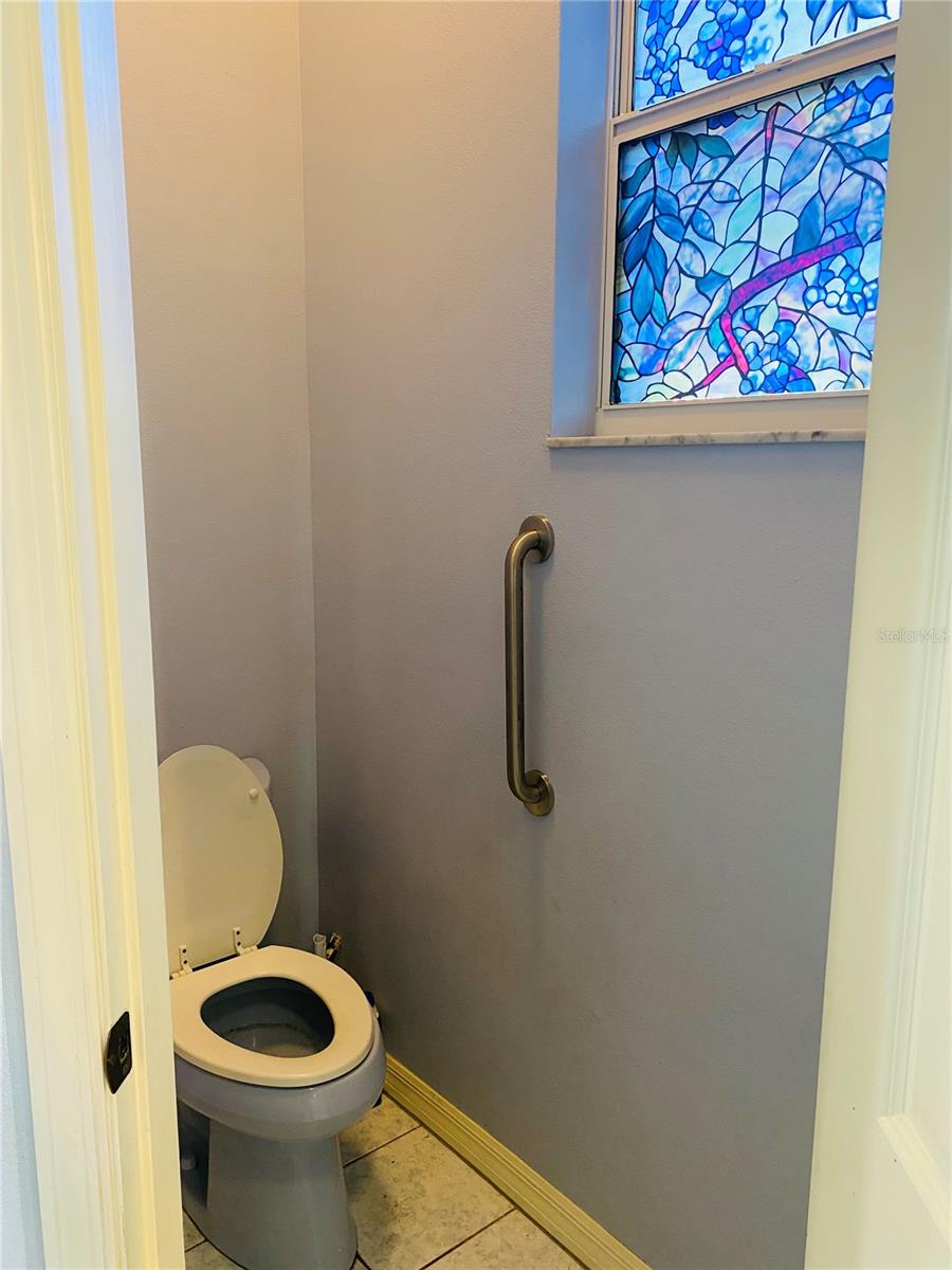 Image 23 of 27 For 208 Shepard Avenue