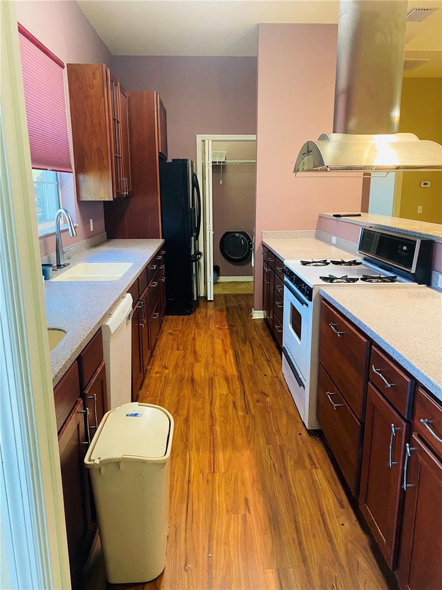 Image 3 of 27 For 208 Shepard Avenue