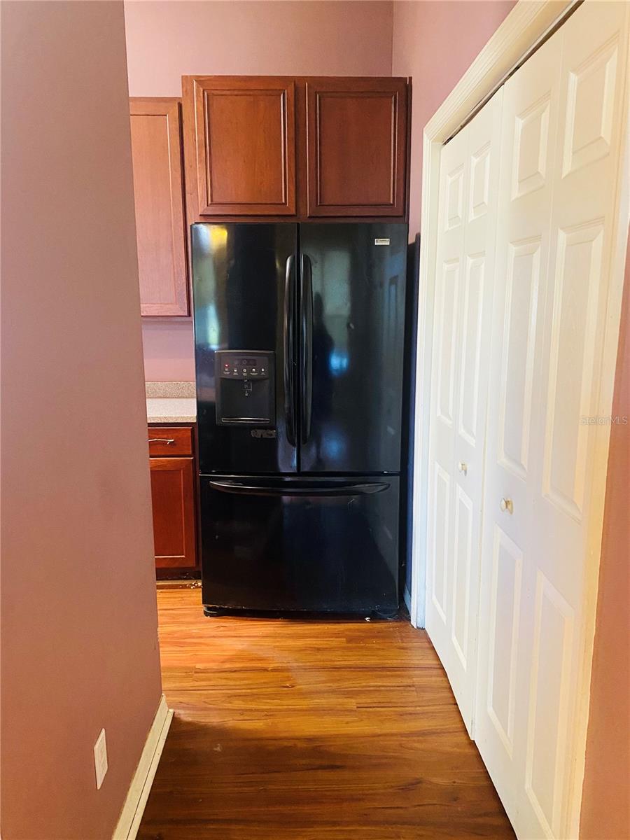 Image 4 of 27 For 208 Shepard Avenue