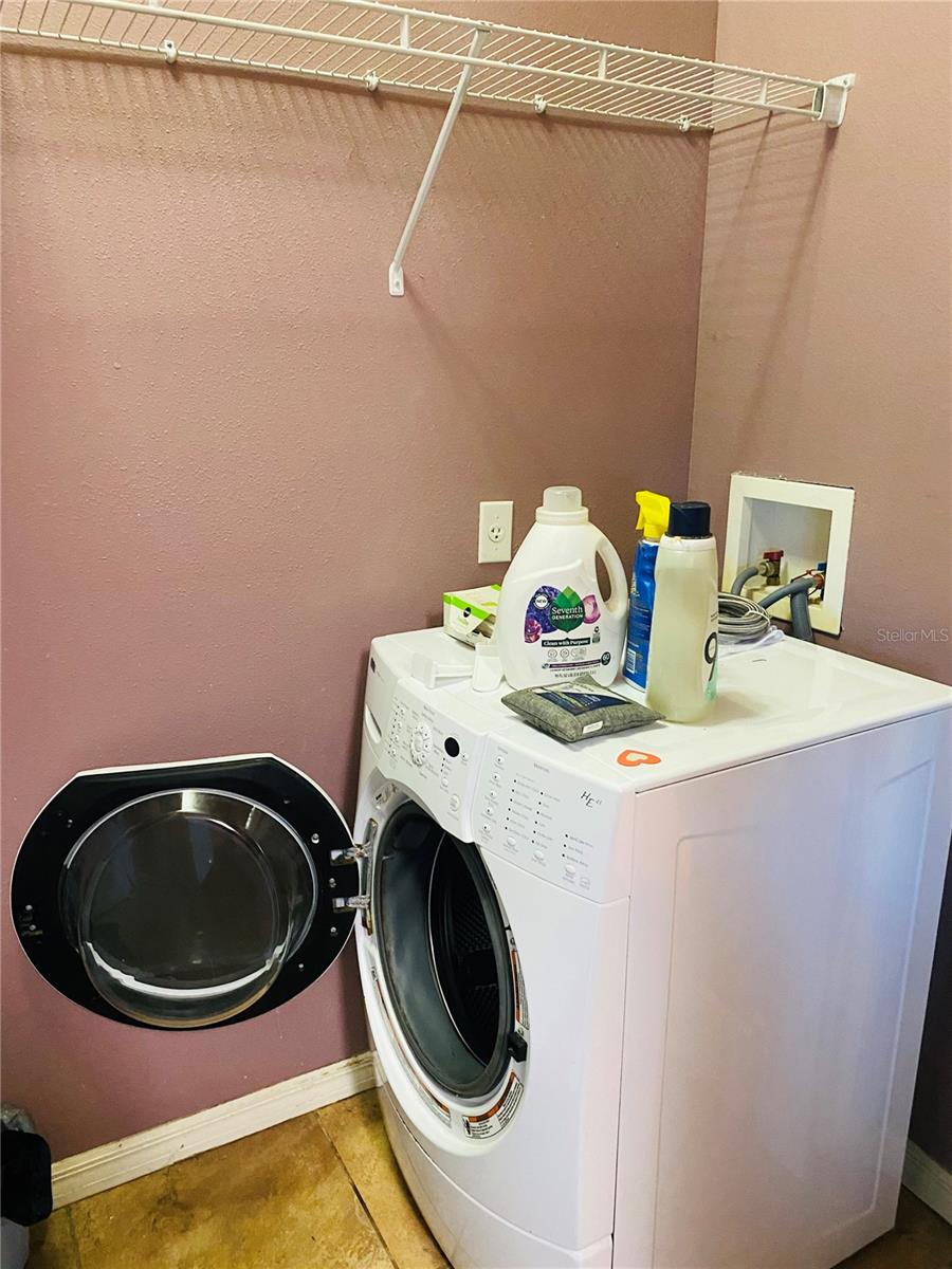 Image 6 of 27 For 208 Shepard Avenue