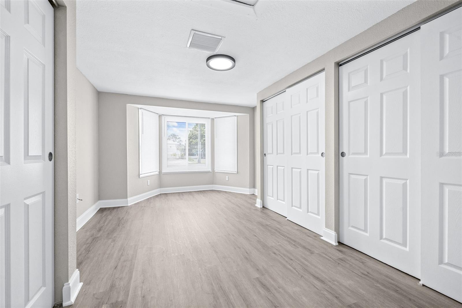 Image 11 of 44 For 13926 Helen Avenue