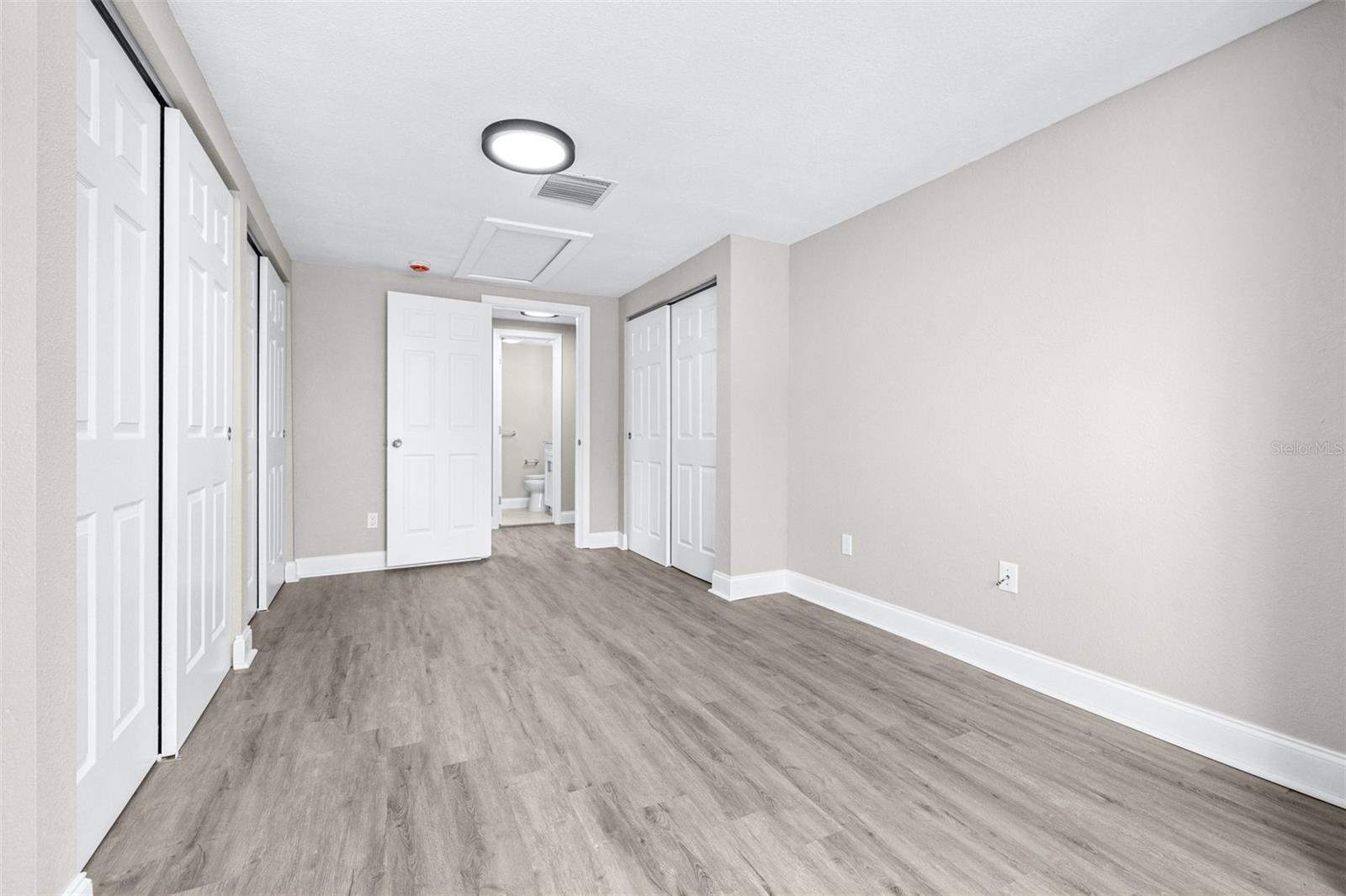 Image 13 of 44 For 13926 Helen Avenue