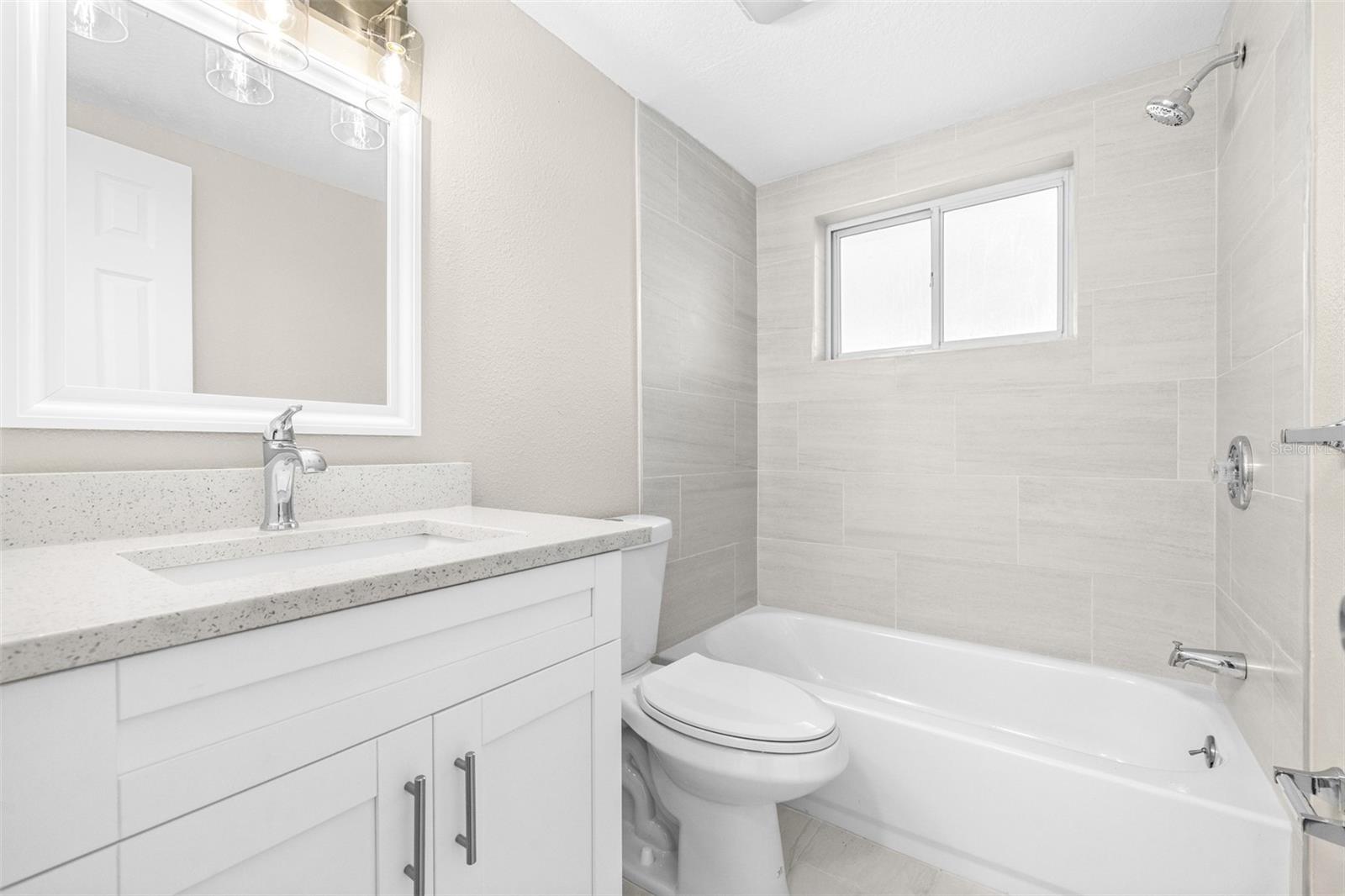 Image 16 of 44 For 13926 Helen Avenue