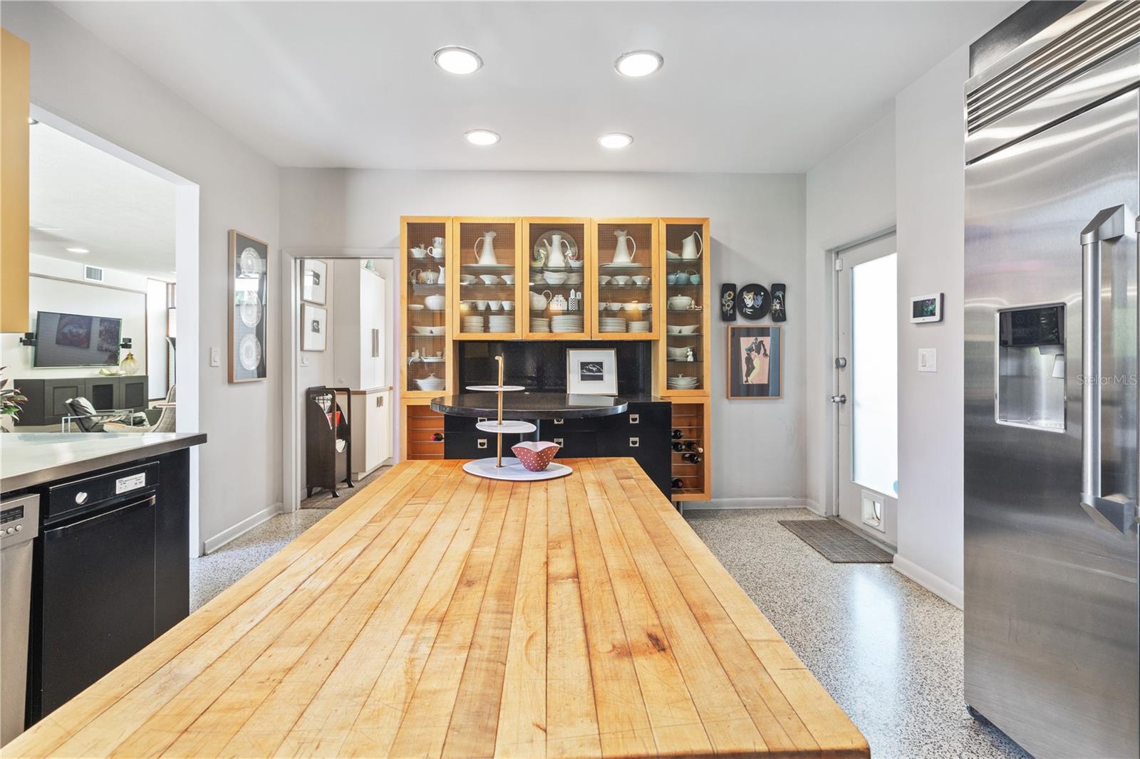Image 18 of 55 For 3501 Drexel Avenue