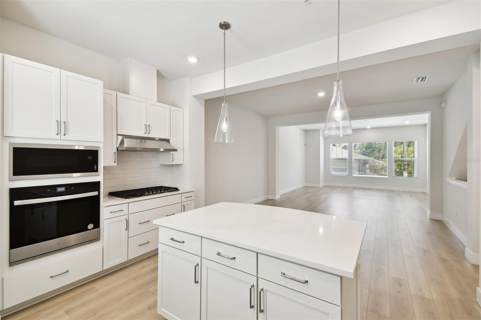 Image 13 of 37 For 2123 1st Avenue N