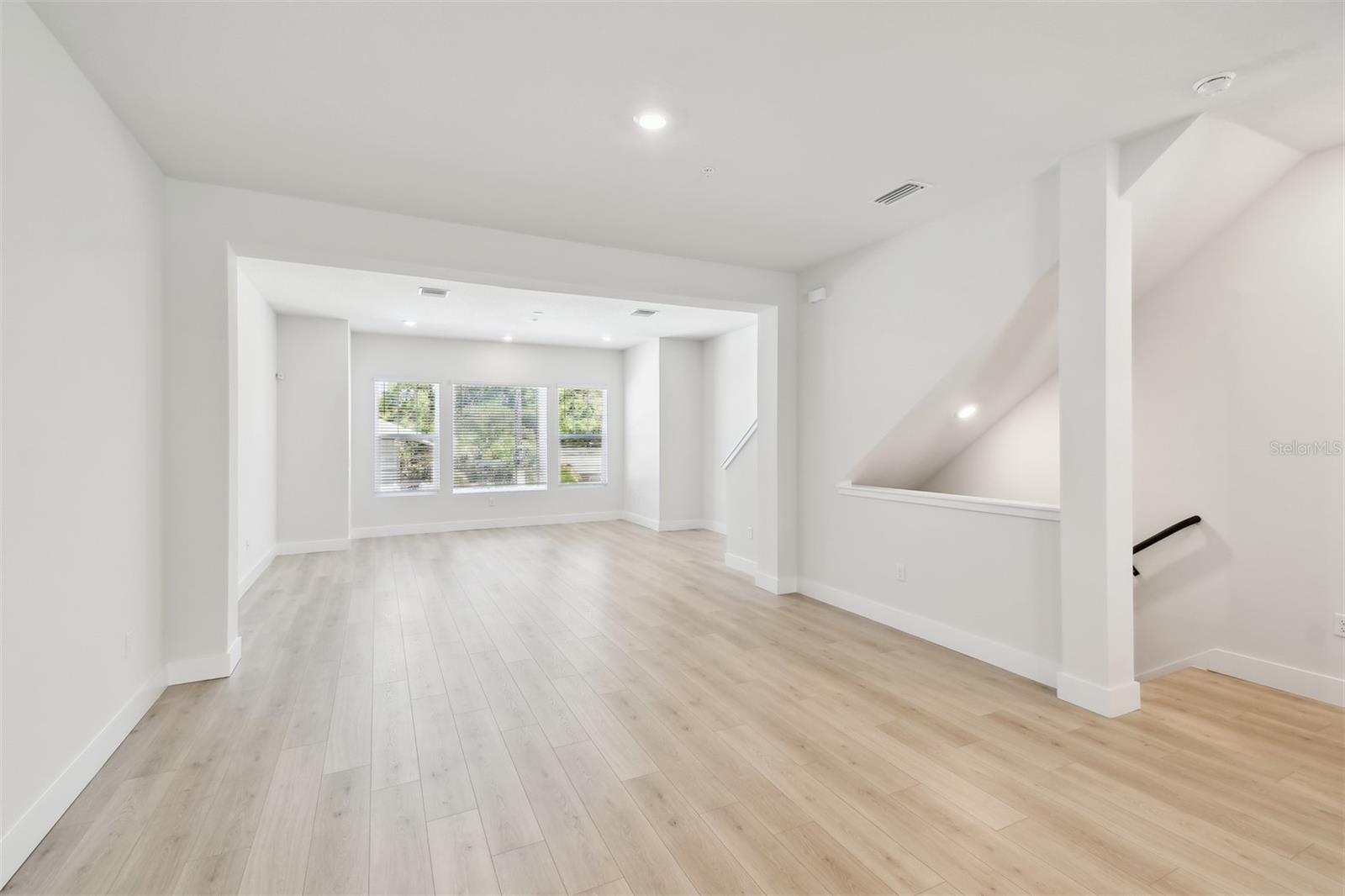 Image 14 of 37 For 2123 1st Avenue N