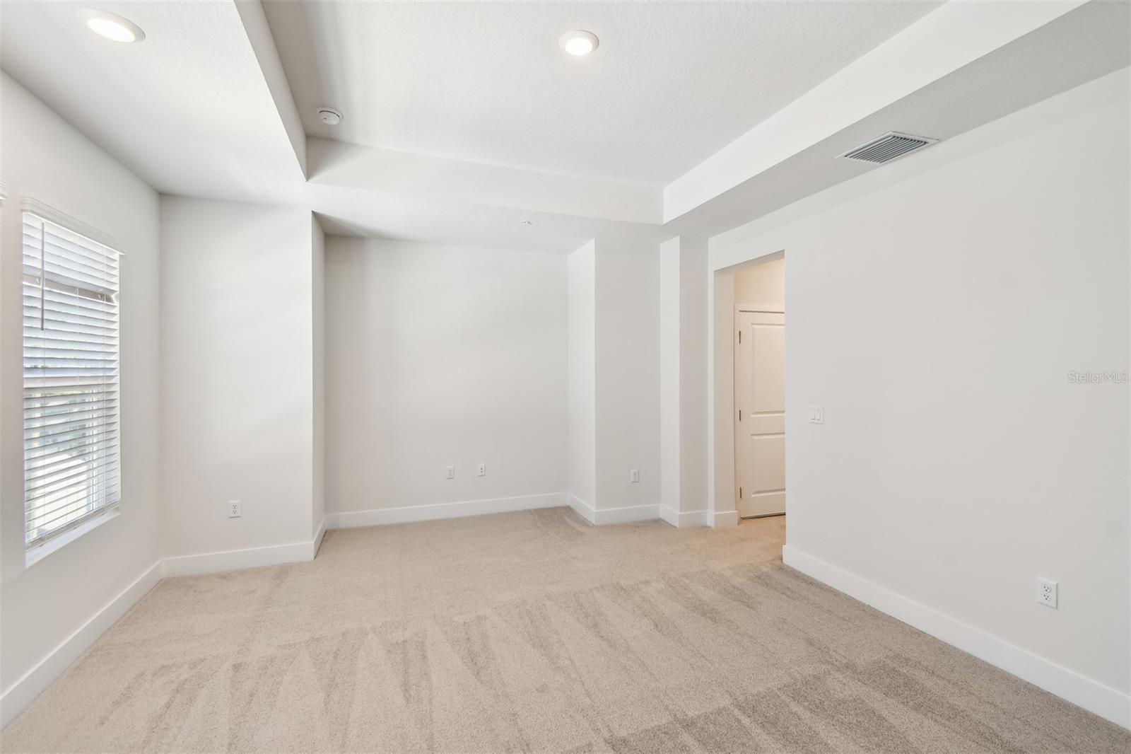 Image 22 of 37 For 2123 1st Avenue N
