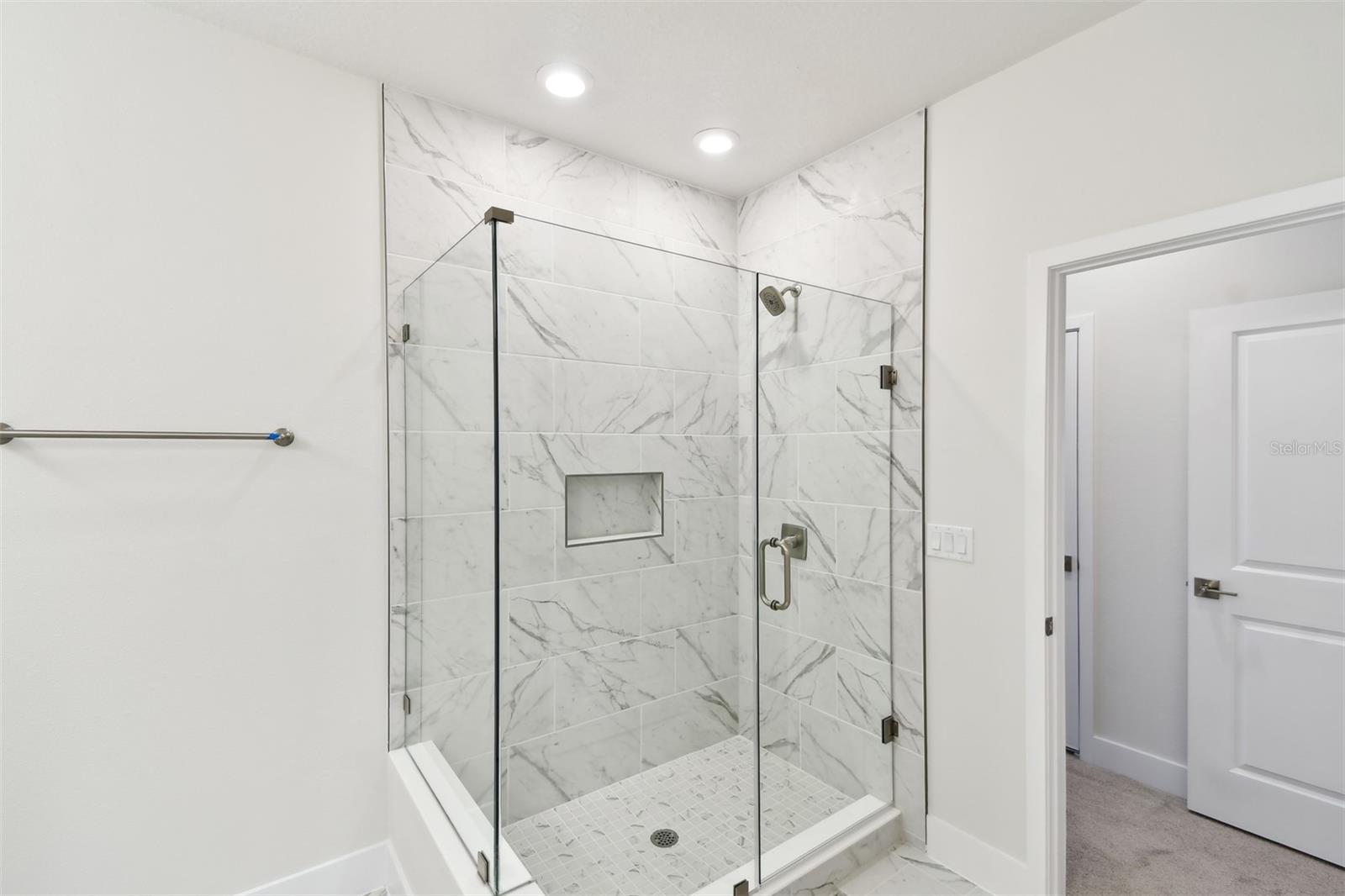 Image 25 of 37 For 2123 1st Avenue N