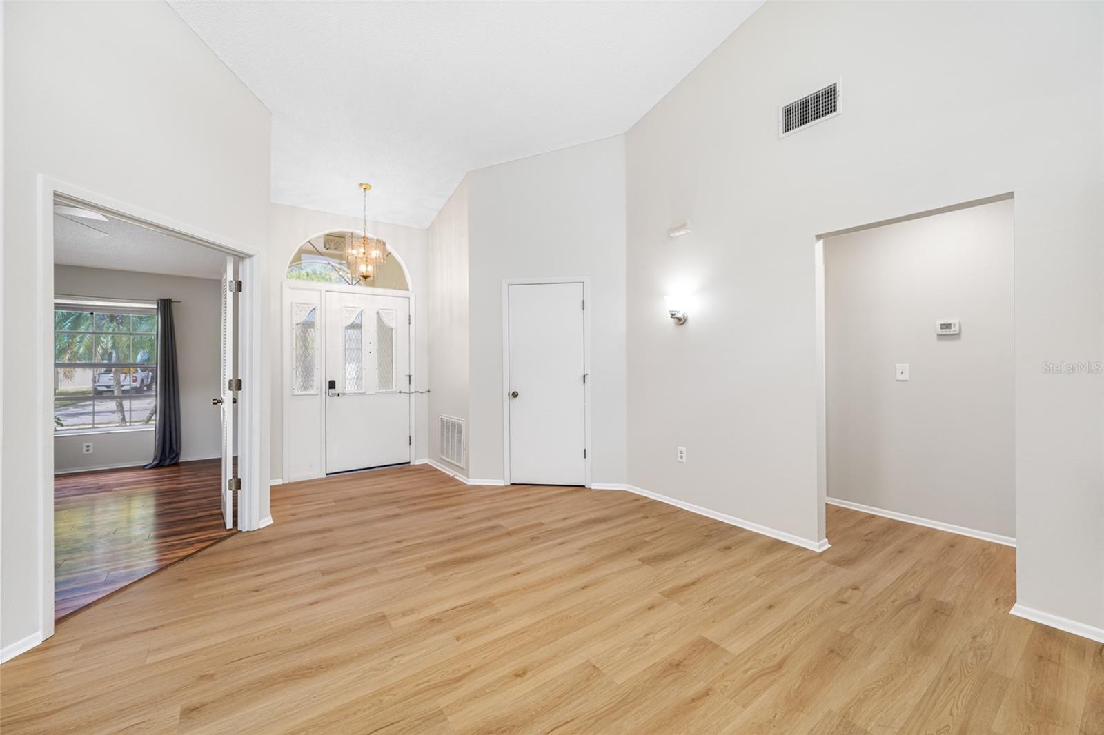 Image 10 of 80 For 709 47th Street E