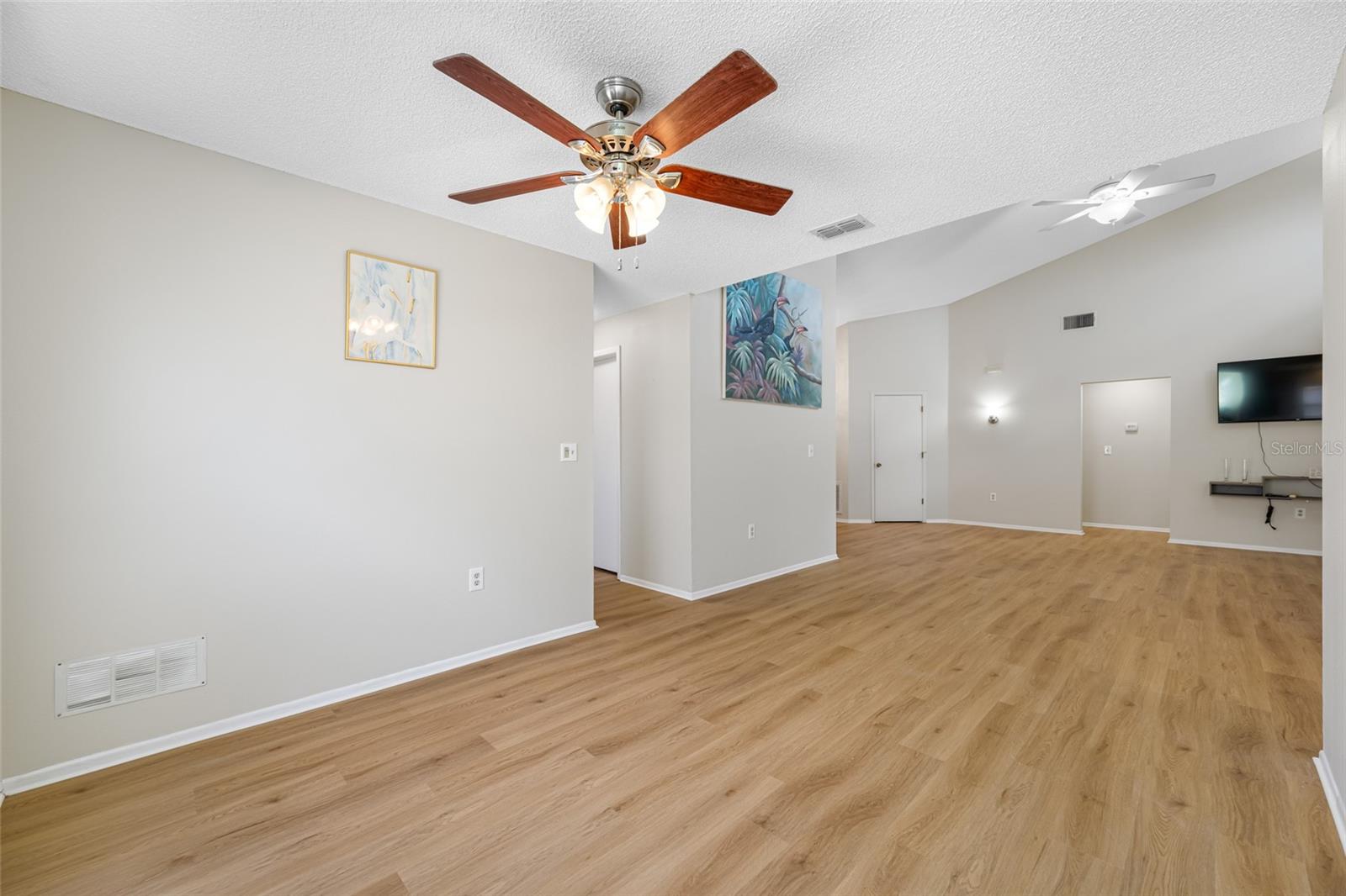 Image 13 of 80 For 709 47th Street E
