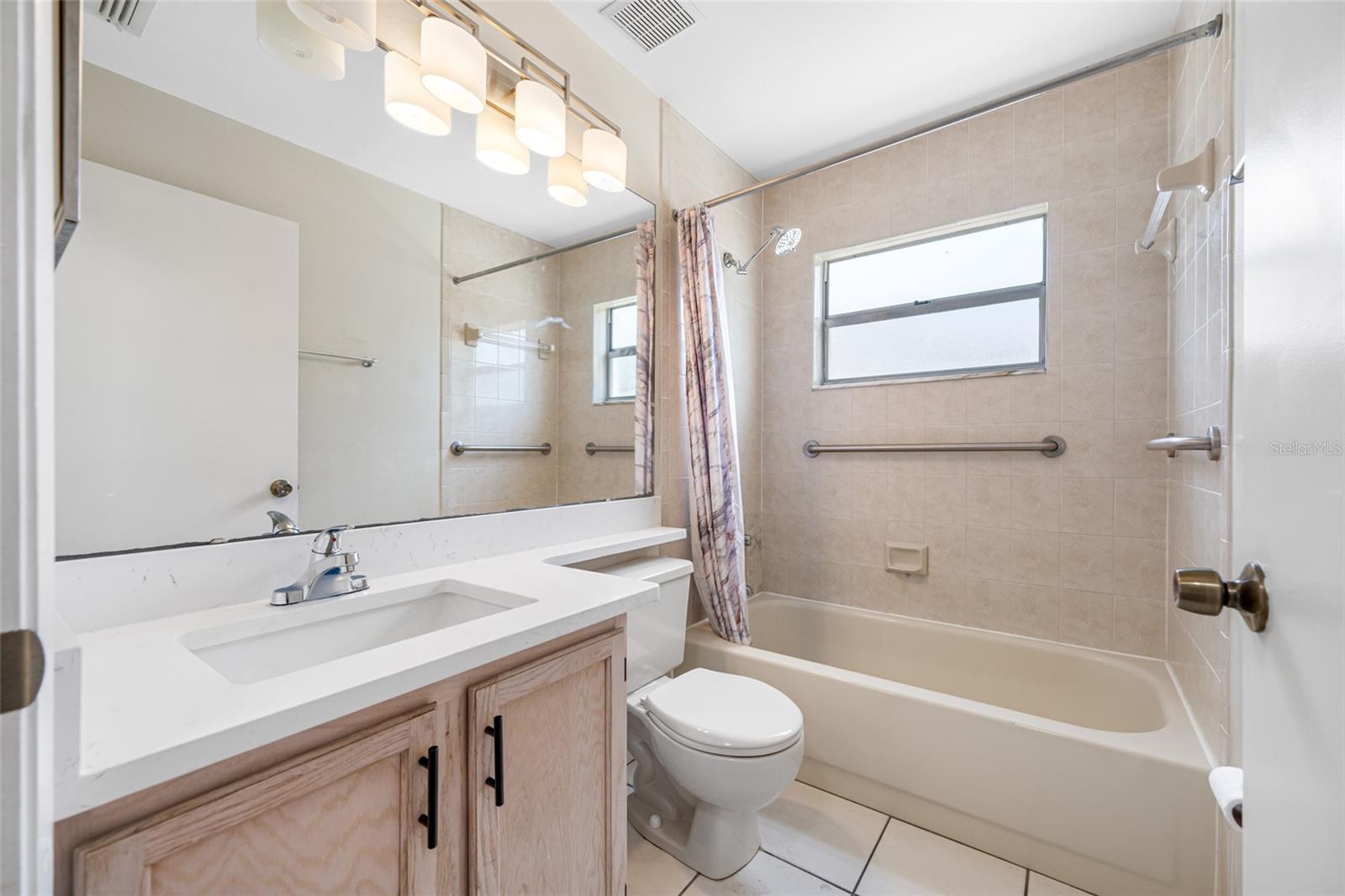 Image 15 of 80 For 709 47th Street E