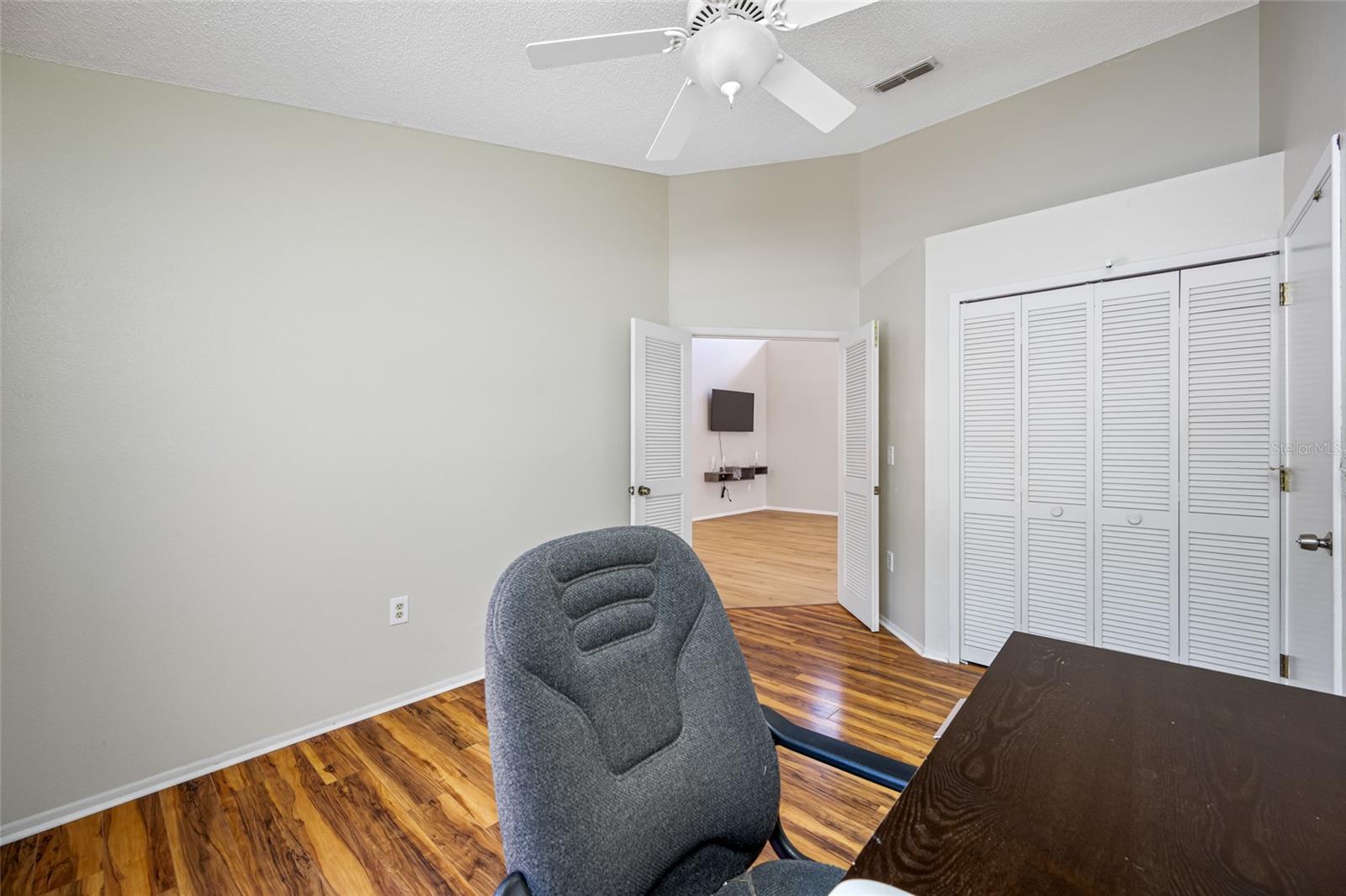 Image 24 of 80 For 709 47th Street E