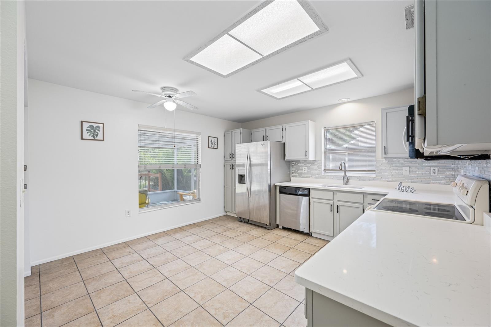 Image 25 of 80 For 709 47th Street E