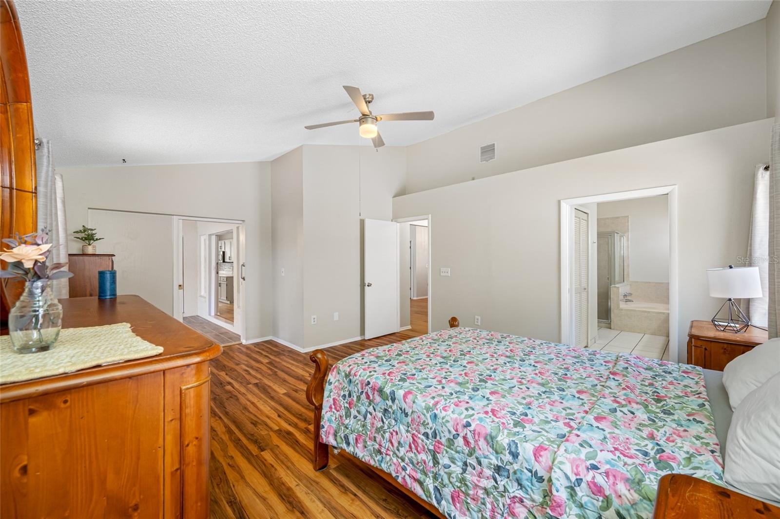 Image 38 of 80 For 709 47th Street E