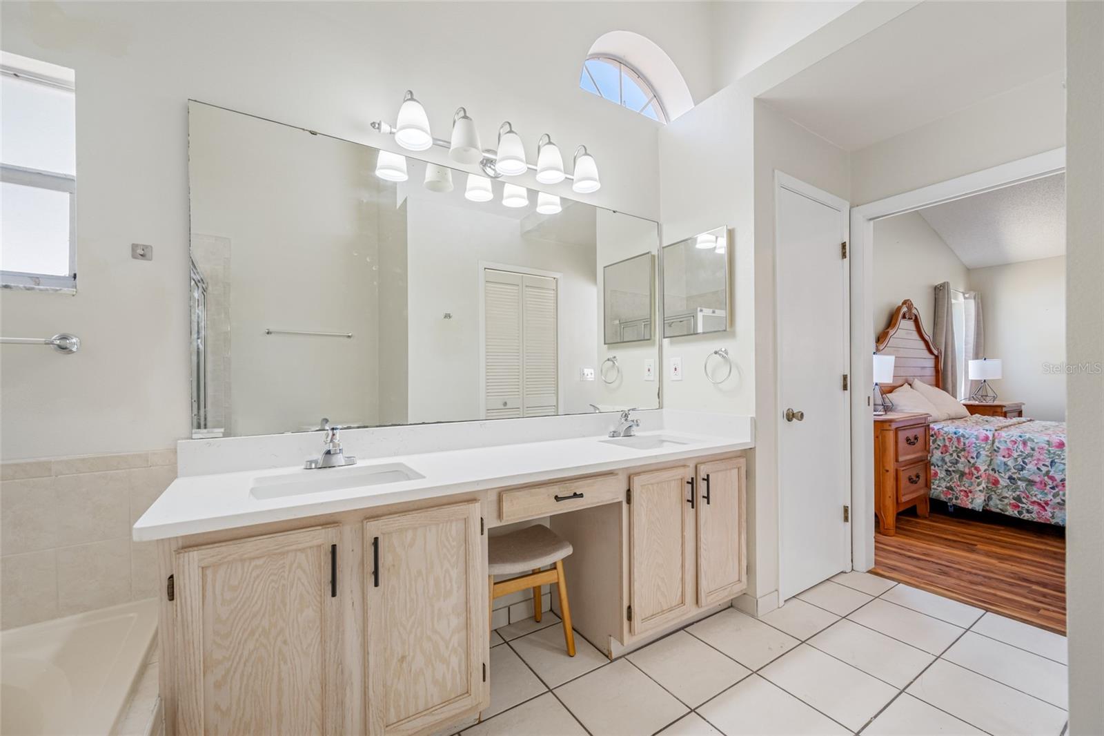 Image 44 of 80 For 709 47th Street E