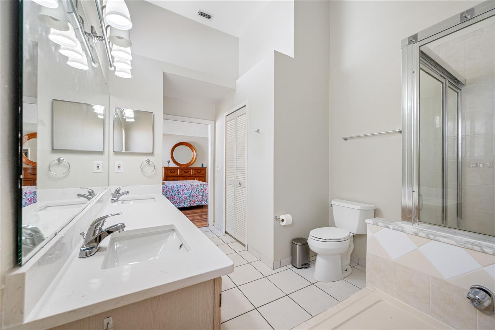 Image 45 of 80 For 709 47th Street E