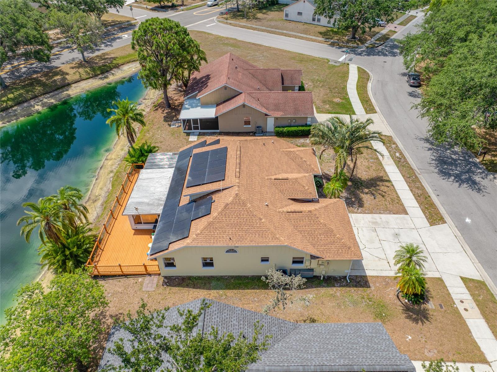 Image 63 of 80 For 709 47th Street E