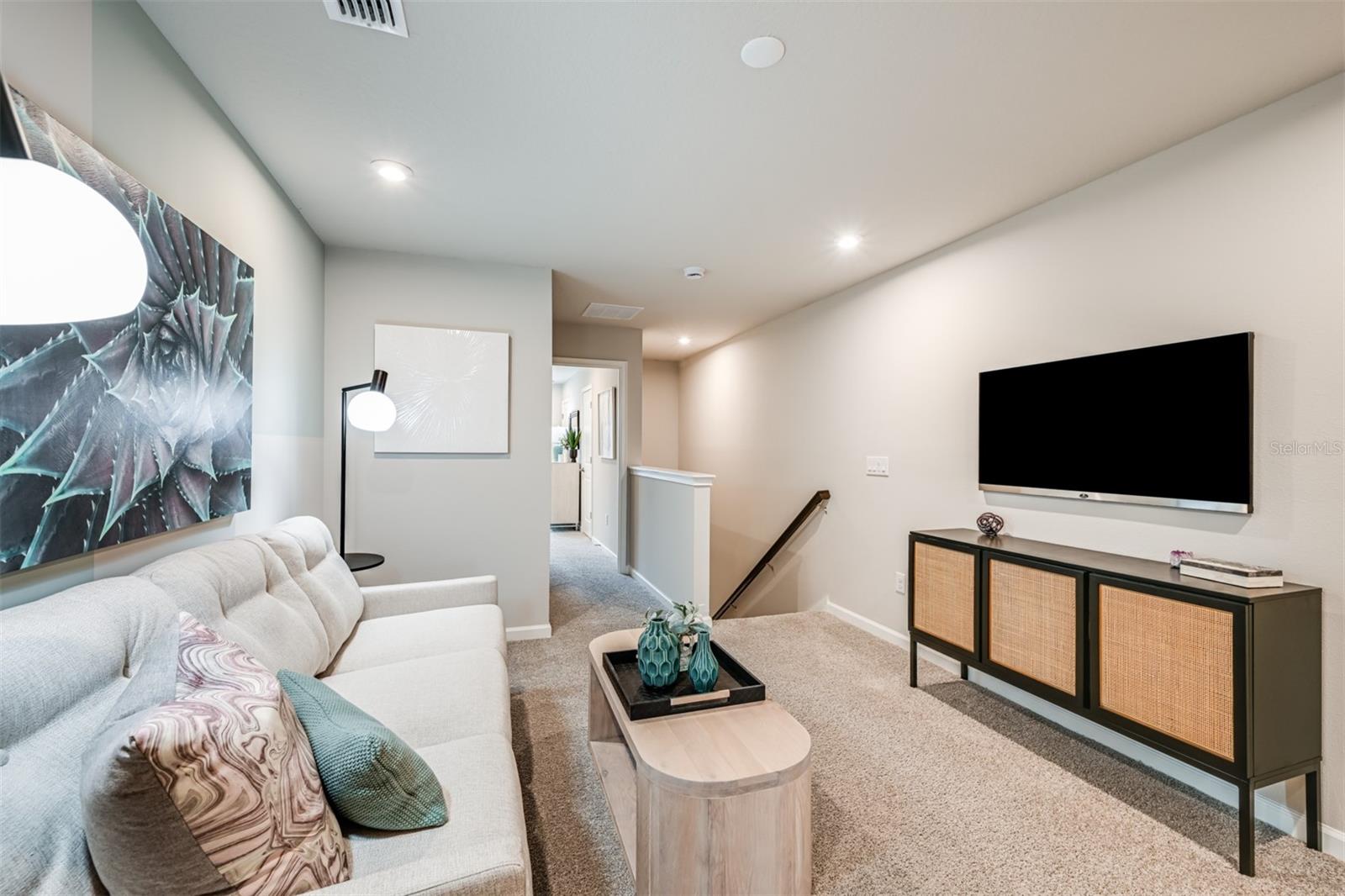 Listing photo id 9 for 1136 Creek Valley Court
