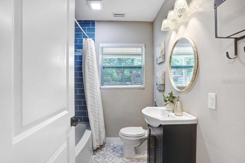Image 10 of 17 For 7208 Ola Avenue