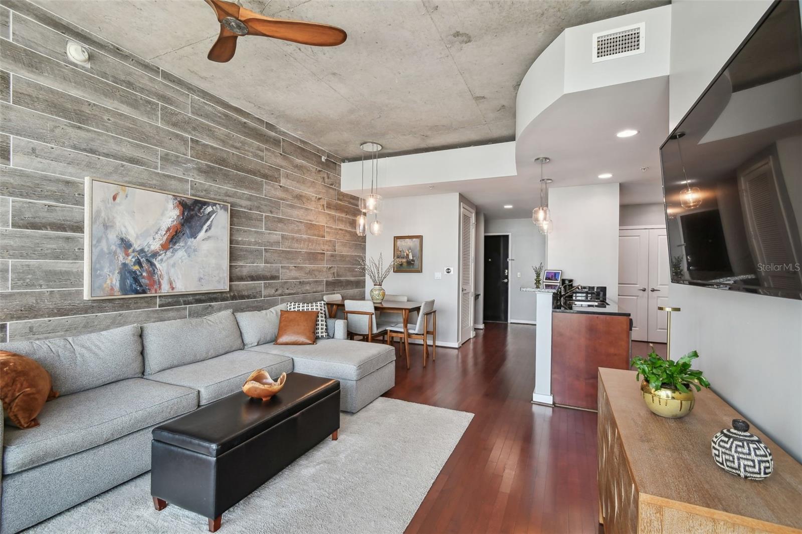 Image 18 of 89 For 777 Ashley Drive 2603