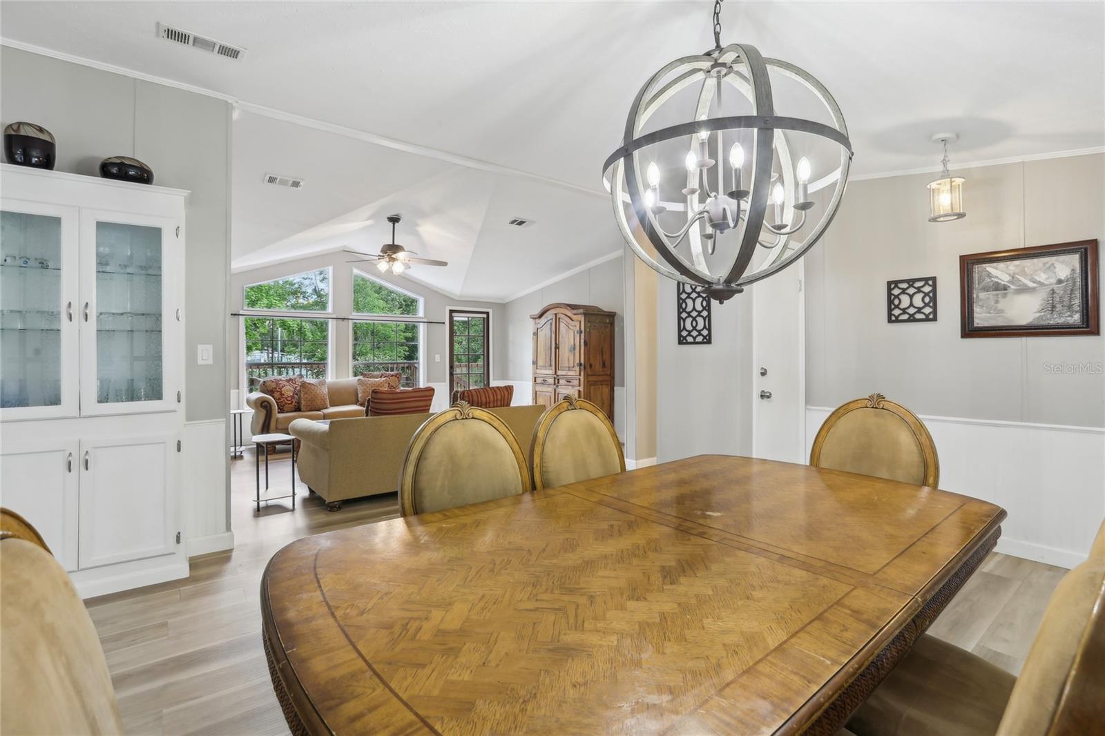 Image 11 of 63 For 22271 Chenoak Road