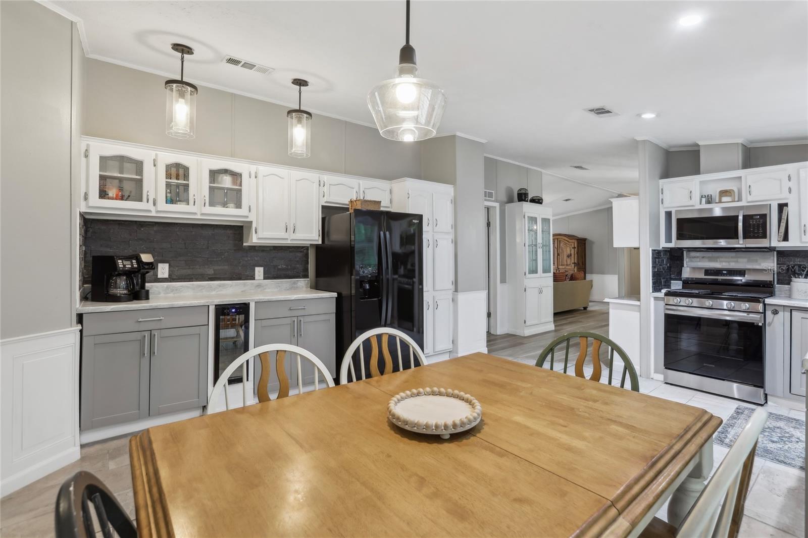 Image 15 of 63 For 22271 Chenoak Road