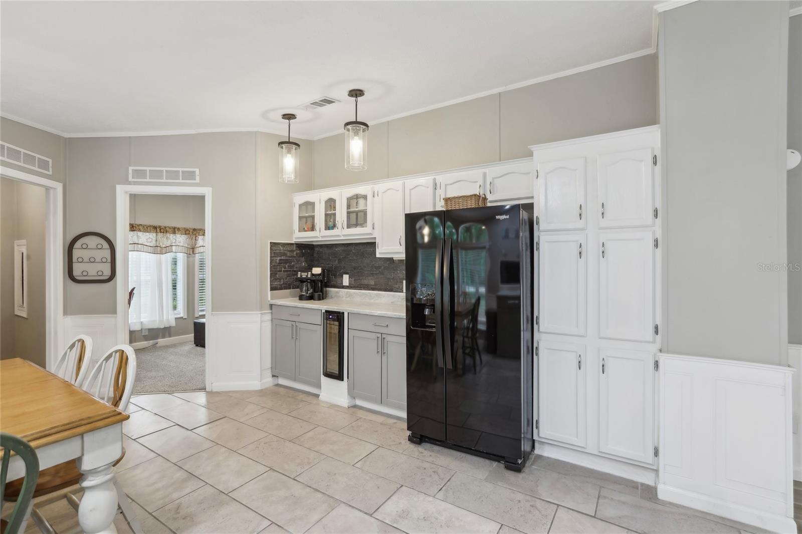 Image 17 of 63 For 22271 Chenoak Road