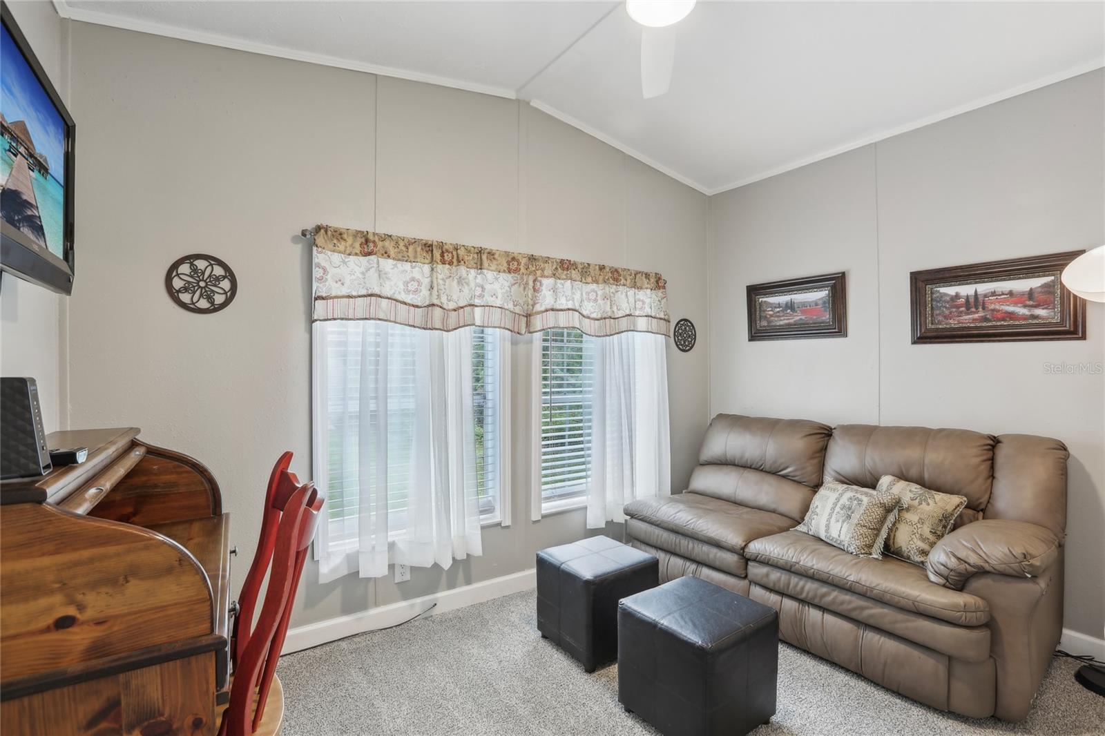 Image 19 of 63 For 22271 Chenoak Road