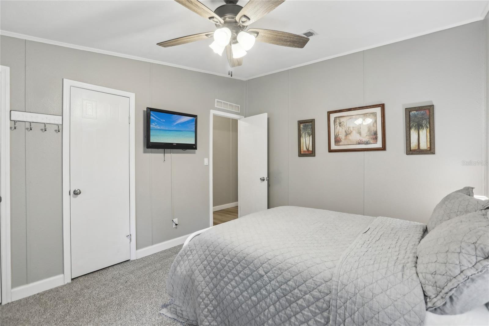 Image 30 of 63 For 22271 Chenoak Road