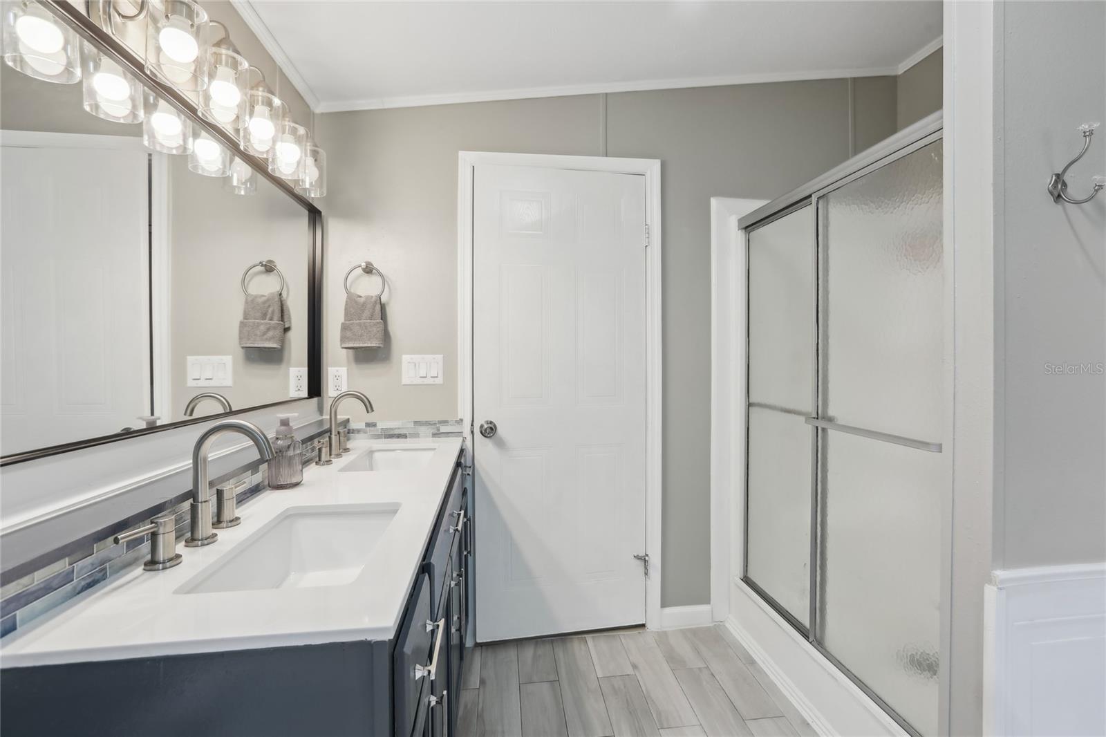 Image 33 of 63 For 22271 Chenoak Road