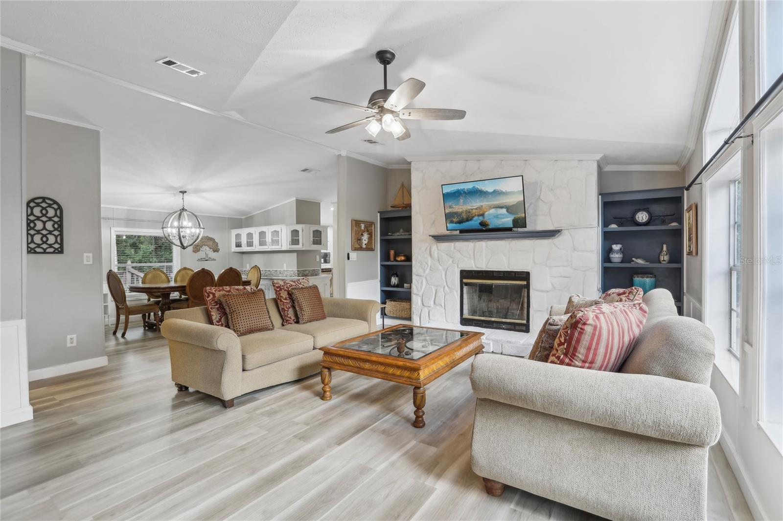Image 7 of 63 For 22271 Chenoak Road