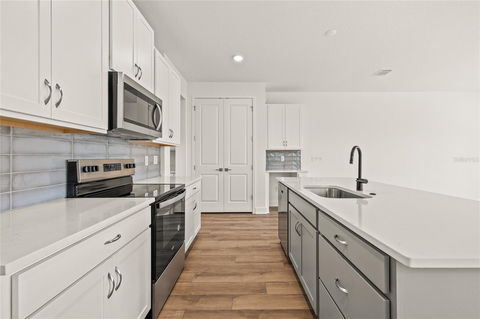 Image 13 of 34 For 2019 Wild Heron Court