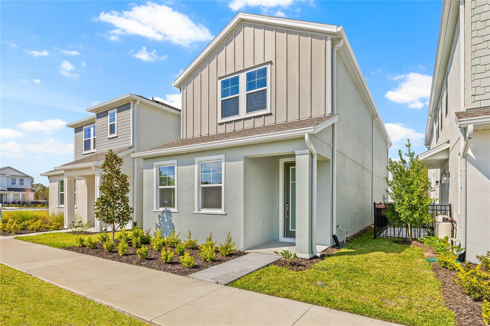 Image 2 of 34 For 2019 Wild Heron Court