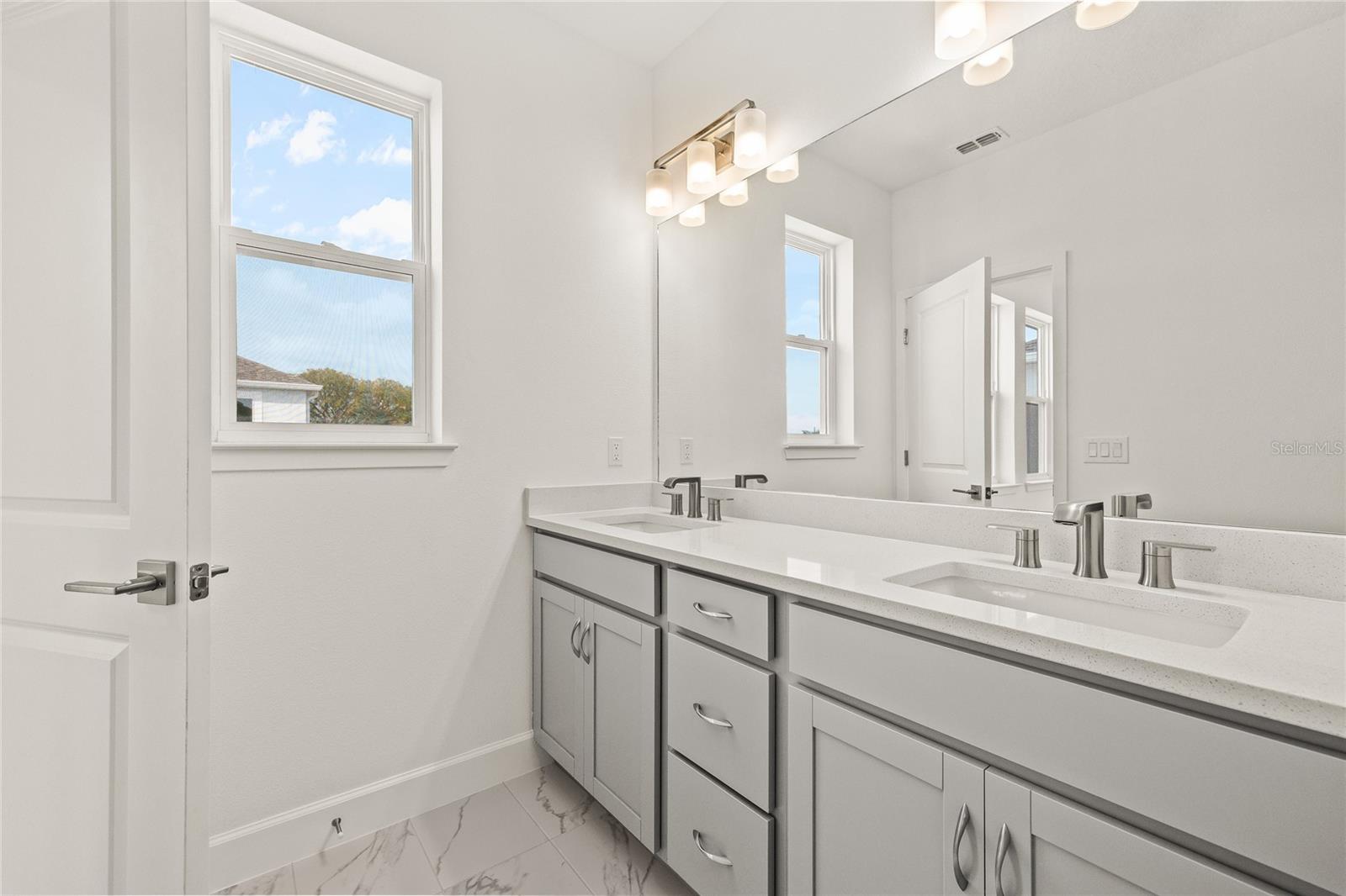 Image 25 of 34 For 2019 Wild Heron Court
