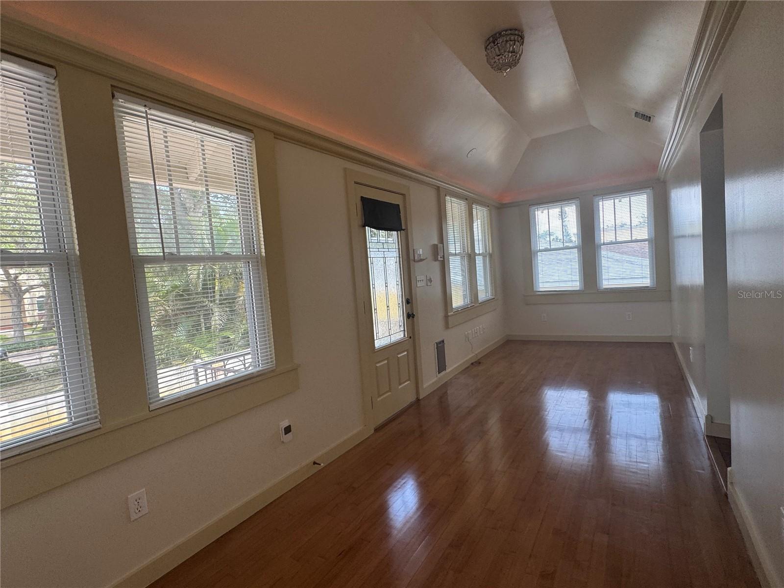 Image 5 of 24 For 2219 22nd Street S