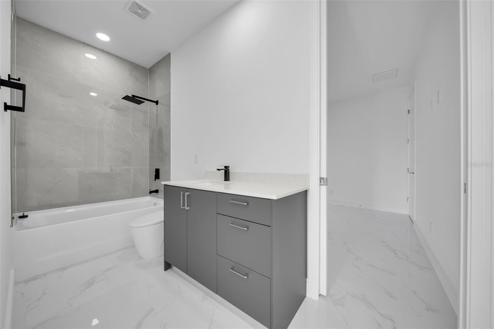 Image 41 of 58 For 2813 41st Avenue
