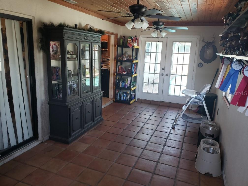 Image 18 of 26 For 7817 Vienna Lane